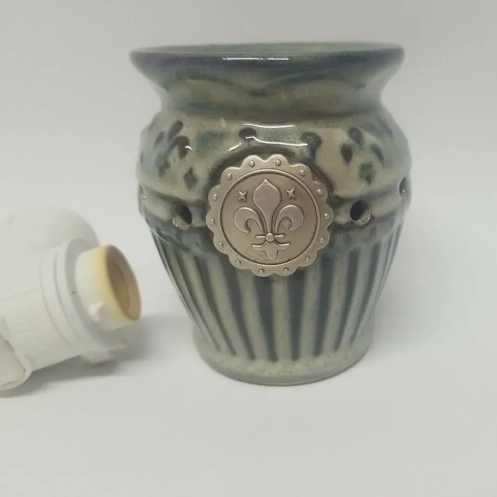 2 Scentsy Plug In Mini Nightlight Fragrance Warmers Sand Dollar Fleur De Lis